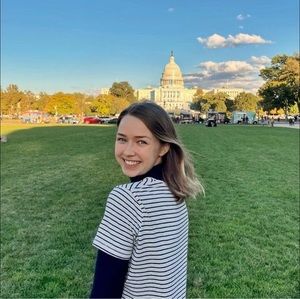 Meet your Posher, Liza